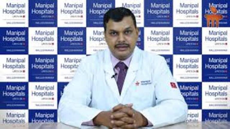 Dr__Vineet_Mannan_on_importance_to_paying_attention_to_ones_health___Manipal_Hospitals_Malleshwaram,_Bangalore_(1).jpg